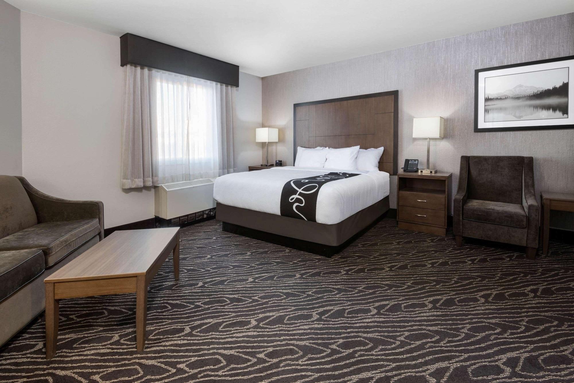 Hotel La Quinta By Wyndham Fairbanks Airport Exterior foto